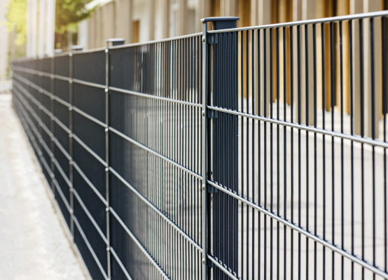 Panneaux de grillage rigide avec couvre-joints Panneaux de grillage rigide avec couvre-joints