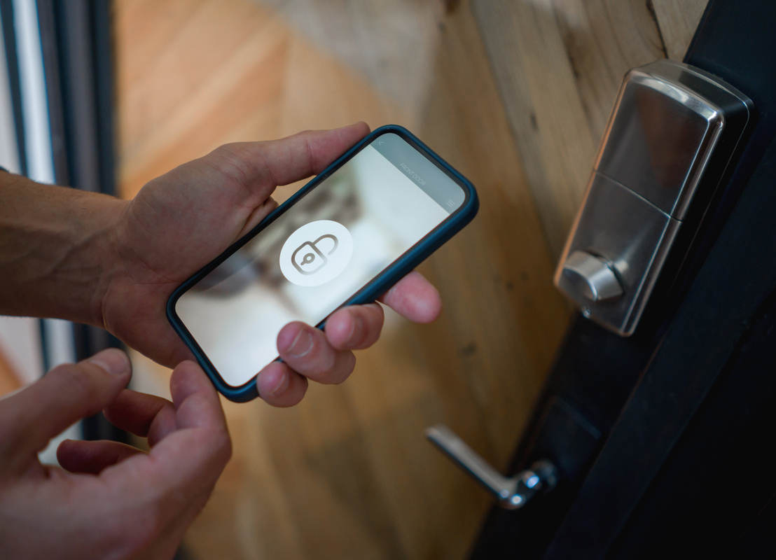 serrure connectée à la domotique et ouverte grâce au smartphone