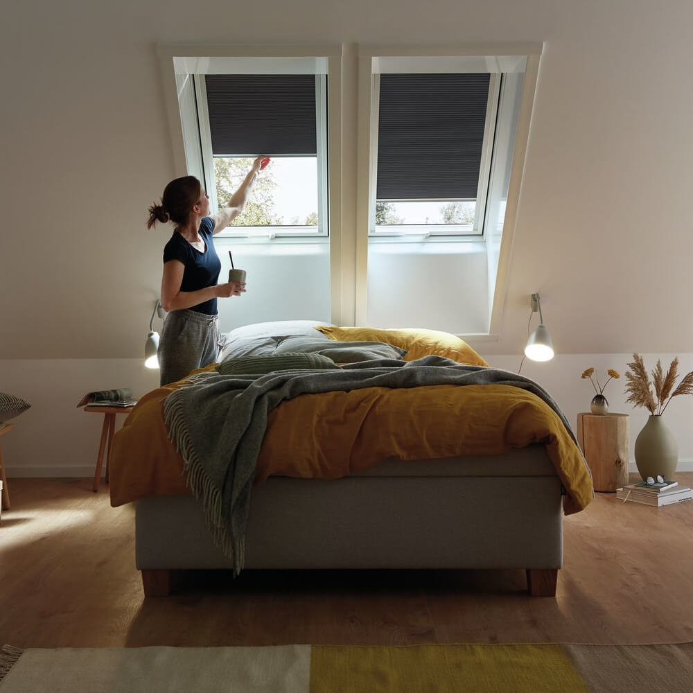 fenêtre de toit avec store intérieur