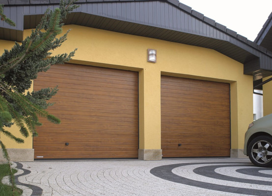 Porte de garage double en marron