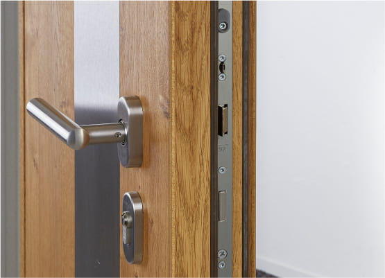 Verrouillage sécurisé de porte d'entrée