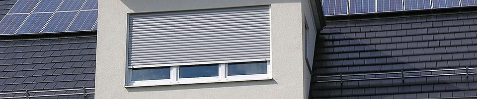 Coulisse de volet roulant aluminium posée