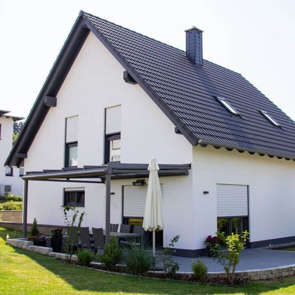 Maison avec volets roulants intégrés