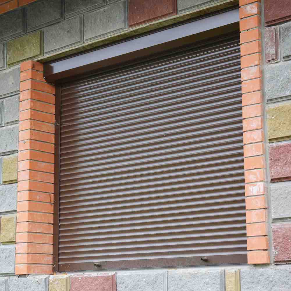 Volet roulant extérieur avec caisson rectangulaire